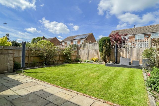 Thumbnail Detached house for sale in Acorn Way, Hurst Green, Etchingham