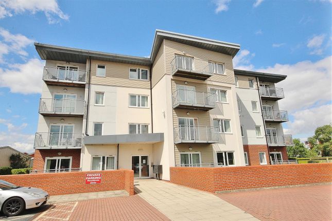 Thumbnail Flat for sale in Canal Road, Selby