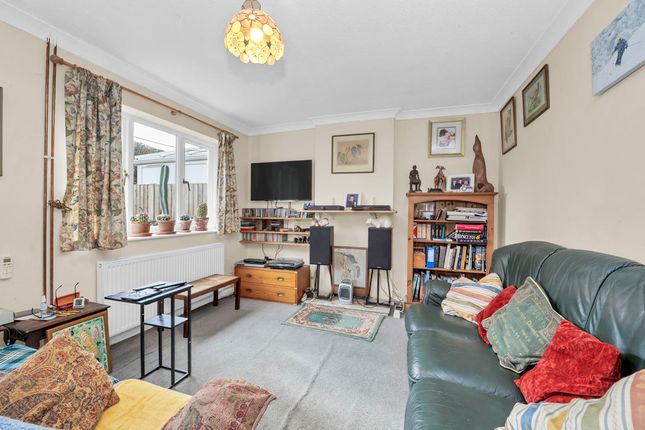 28, Darcy Close, Bury St. Edmunds photo 2