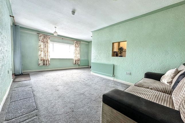Flat 5, 377 Prince Edward Road, South Shields photo 2