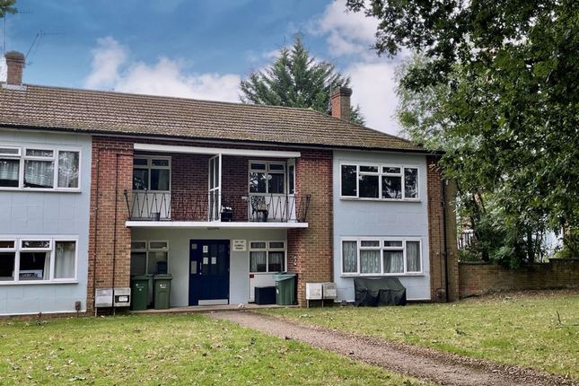 Thumbnail Flat for sale in Cabell Road, Guildford