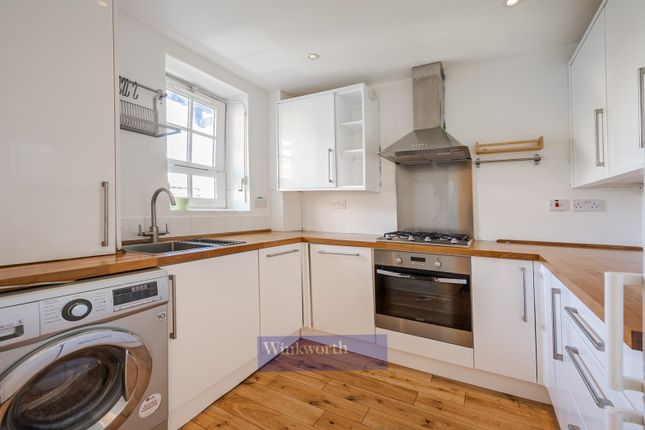Flat to rent in Whitgift Street, London