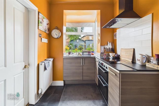 19, Burwains Avenue, Foulridge photo 4