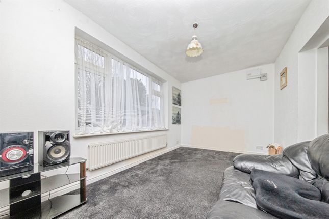 9, Lake Avenue, Clacton-On-Sea photo 4