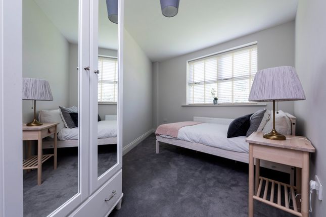 Flat 1, 9A, Penrith Place, London photo 4