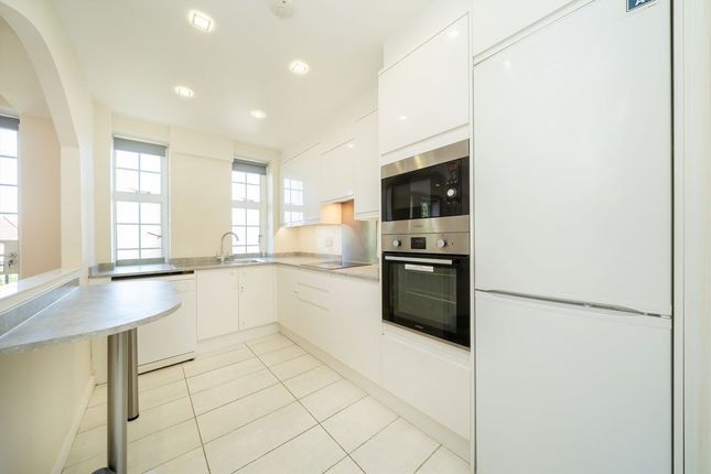 Flat 10, West Heath Court, North End Road, London photo 4
