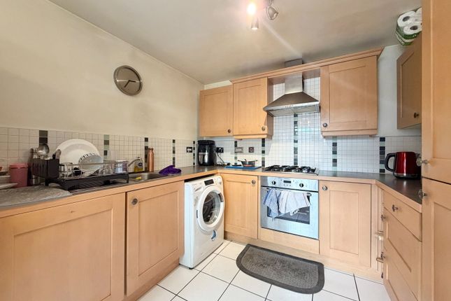 5, Colling Close, Loughborough photo 3