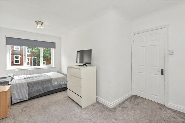 27, Norman Row, West Yorkshire photo 4
