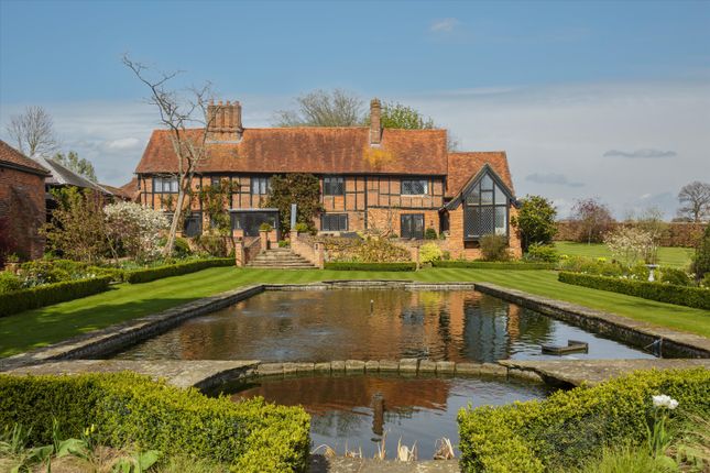 Thumbnail Detached house for sale in Magpie Lane, Coleshill, Buckinghamshire