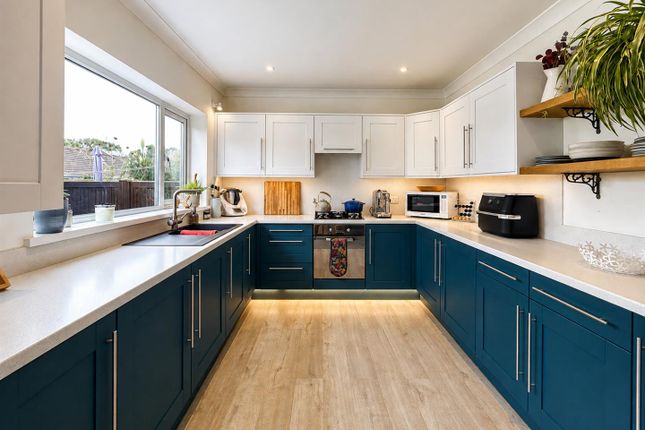 20, Stoneacre Close, Brixham photo 4