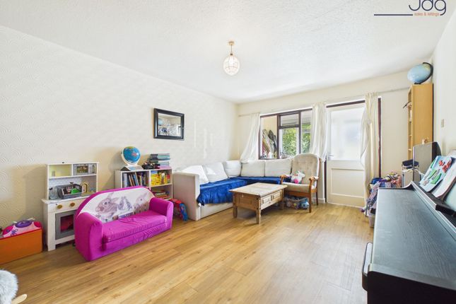 12 Keswick Court, Lancaster photo 2