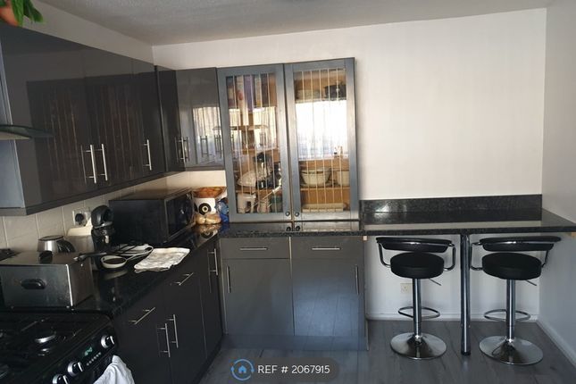 Thumbnail Room to rent in Tovil Close, London