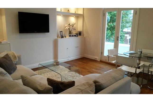 Flat for sale in Whittingstall Road, Fulham