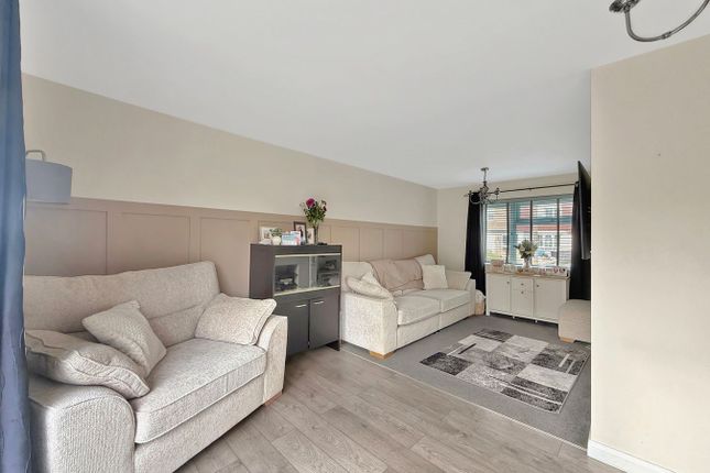 11, Sarre Way, Colchester photo 4