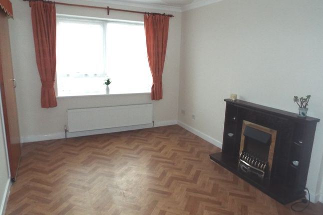 Flat for sale in Gullane Drive, Hull