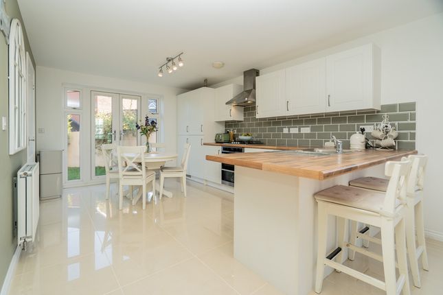10, Bonaire Grange, Milton Keynes photo 3