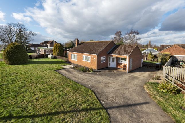 3 bed bungalow for sale in New York Road, Dogdyke LN4