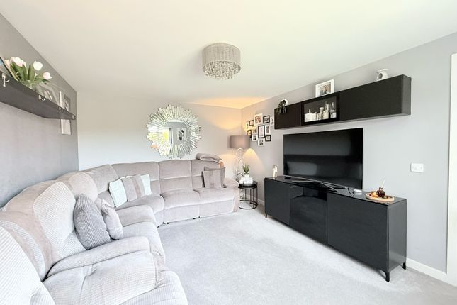 57, Allison Crescent, Redding, Falkirk, FK2 9FP photo 4