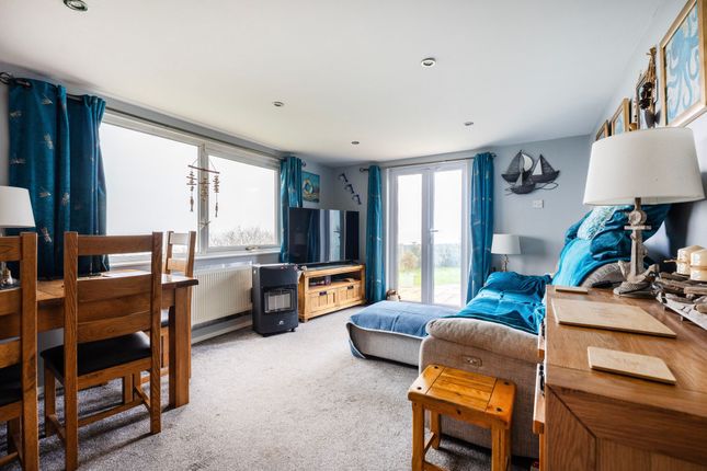 412 The Glebe, Great Yarmouth photo 3