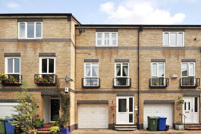 Thumbnail Terraced house for sale in Cookham Crescent, London