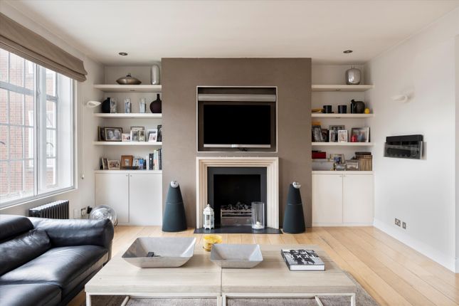 Flat for sale in Phillimore Court, Kensington High Street, London W8