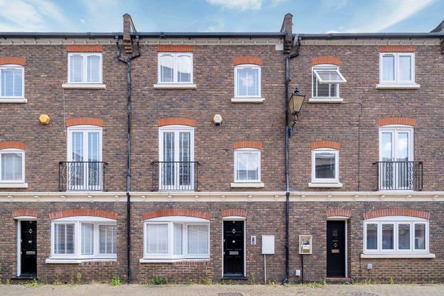 16, Maple Mews, London photo 2