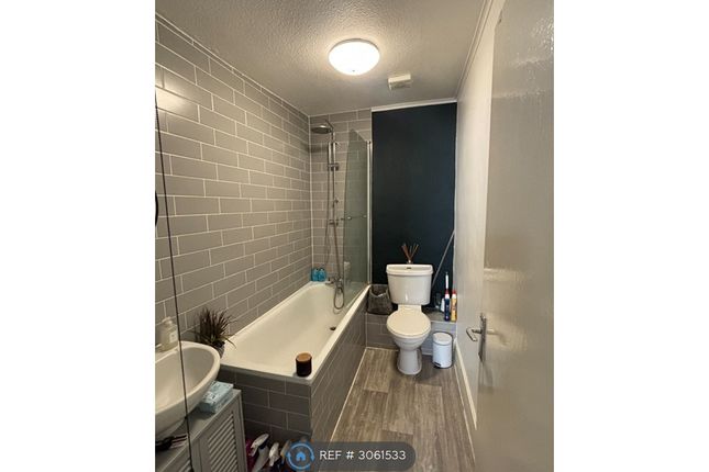Flat, Devonshire Road, London photo 3