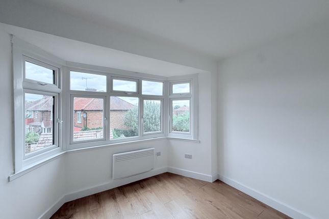 Whitton Avenue East, Greenford photo 4