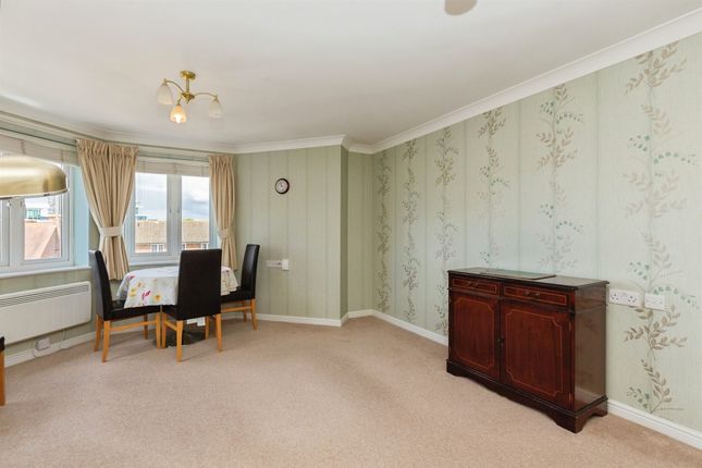 31, Pearl Court, Croft Road, Aylesbury photo 4