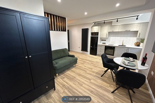 Studios  A High St, Rushden photo 5