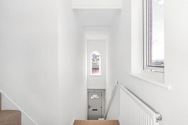 Flat for sale in Deans Gate Close, Forest Hill, London