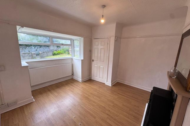 00, Vicarage Lane, Holyhead photo 4