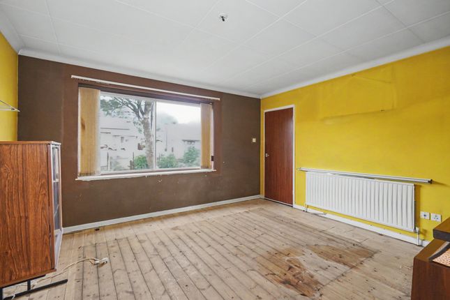 17 Charlton Close, Swadlincote photo 2