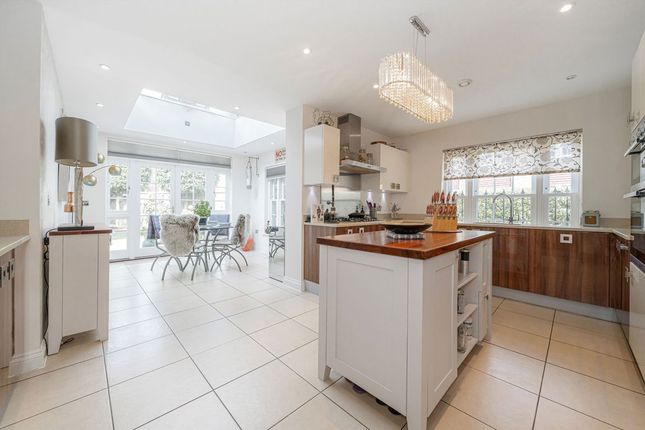 1, Lincoln Grove, Weybridge photo 4