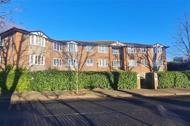 Thumbnail Flat for sale in Queens Drive, West Acton, London
