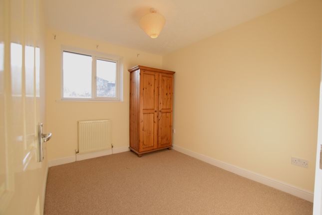 Terraced house to rent in Telegraph Place, London