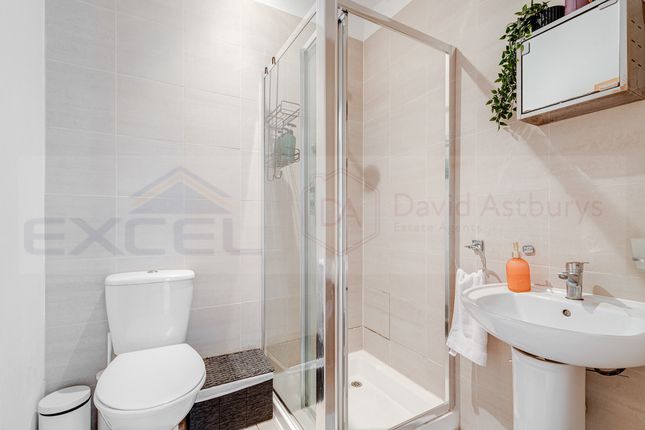Flat 1, 197, Hammersmith Grove, Shepherds Bush photo 3