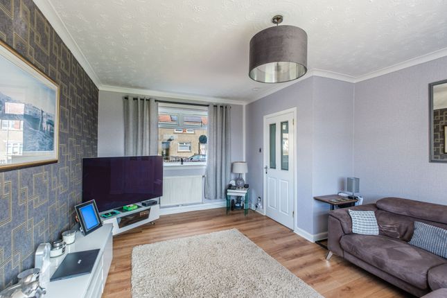 5 Caledonia Road, Shotts photo 4