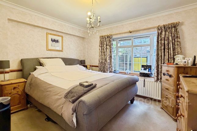 262, Lower Farnham Road, Hampshire photo 4