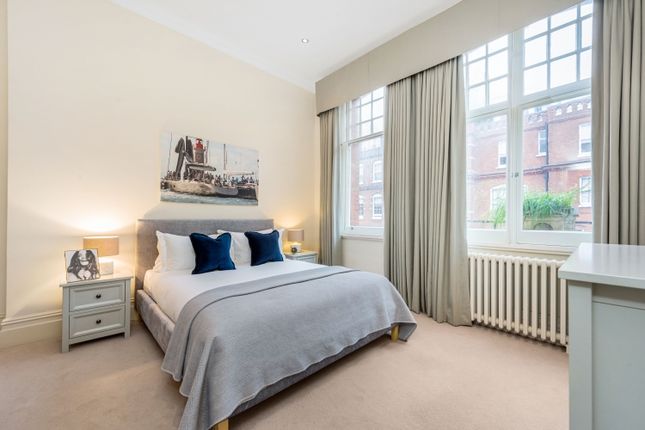 Flat to rent in Egerton Gardens, London