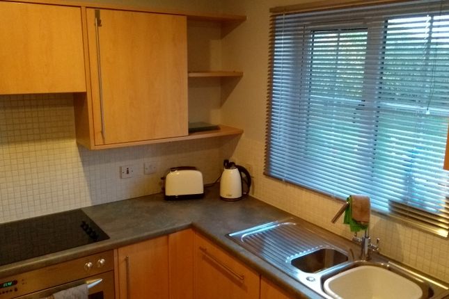 Flat to rent in Finchale Avenue, Priorslee, Telford