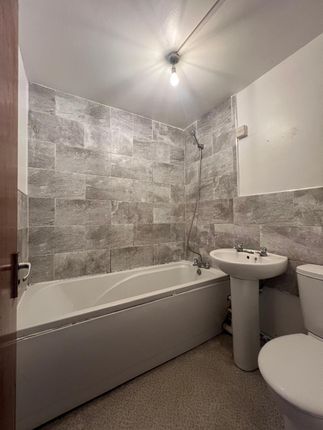 1, Franklin Avenue, Slough photo 3