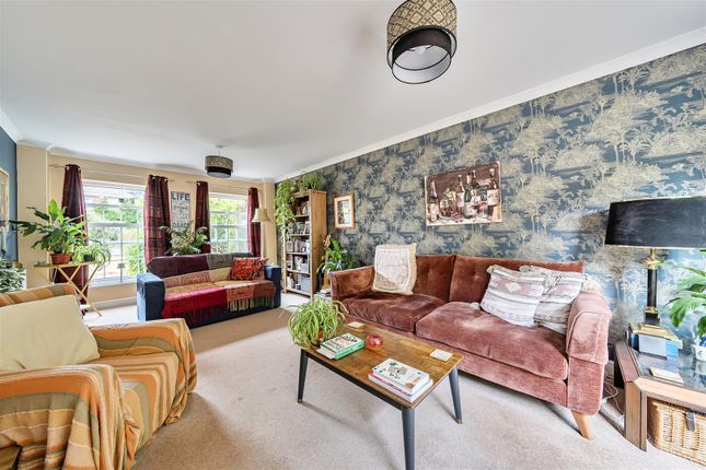 1, St Judes Close, Englefield Green photo 2