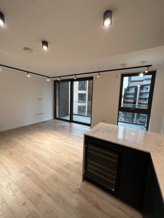 Flat to rent in Apartment 616, 9 Bollinder Place