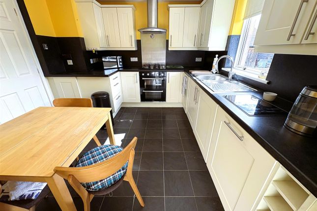 4, Longmoor Crescent, Elgin photo 3