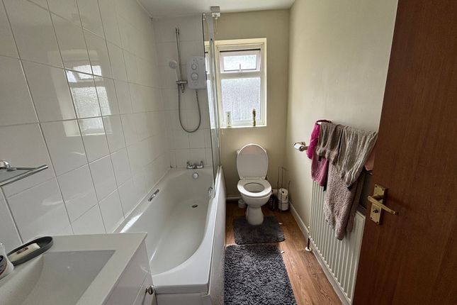185a, Wood Lane, Chippenham photo 5
