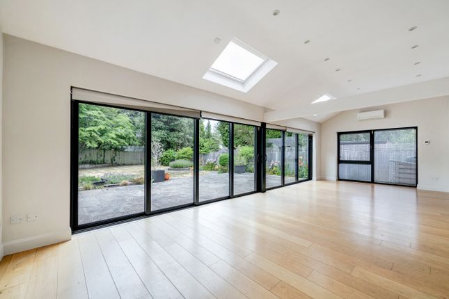 Little Hatchett,, Onslow Crescent, Surrey photo 4