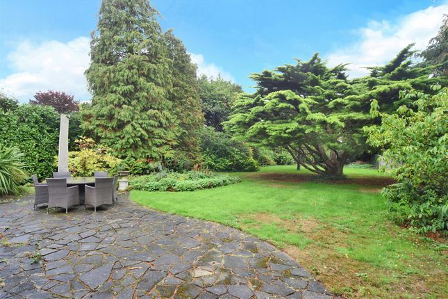 Bellaire, Wentworth Close, Surbiton photo 2