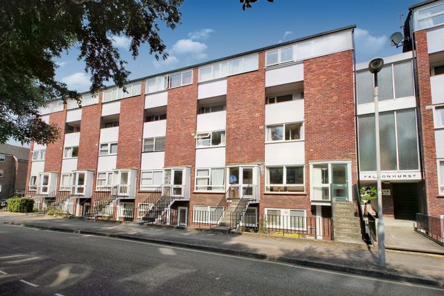Thumbnail Flat to rent in The Crescent, Surbiton