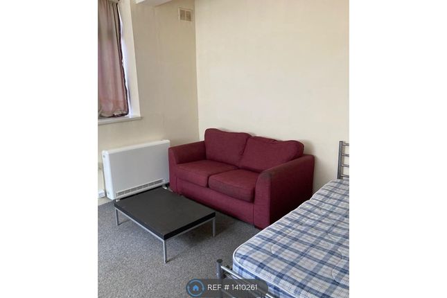 Thumbnail Flat to rent in Lower Oxford Street, Castleford
